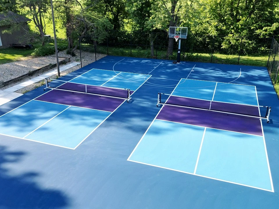 Xây sân bóng rổ - pickleball linh hoạt 9 lớp sơn có 10% Hạt Cao Su TopSports trên nền ciment